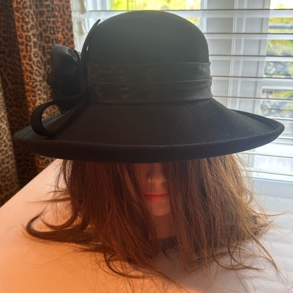 Fine Millinery collection by August accessories  black wool hat - Picture 1 of 7